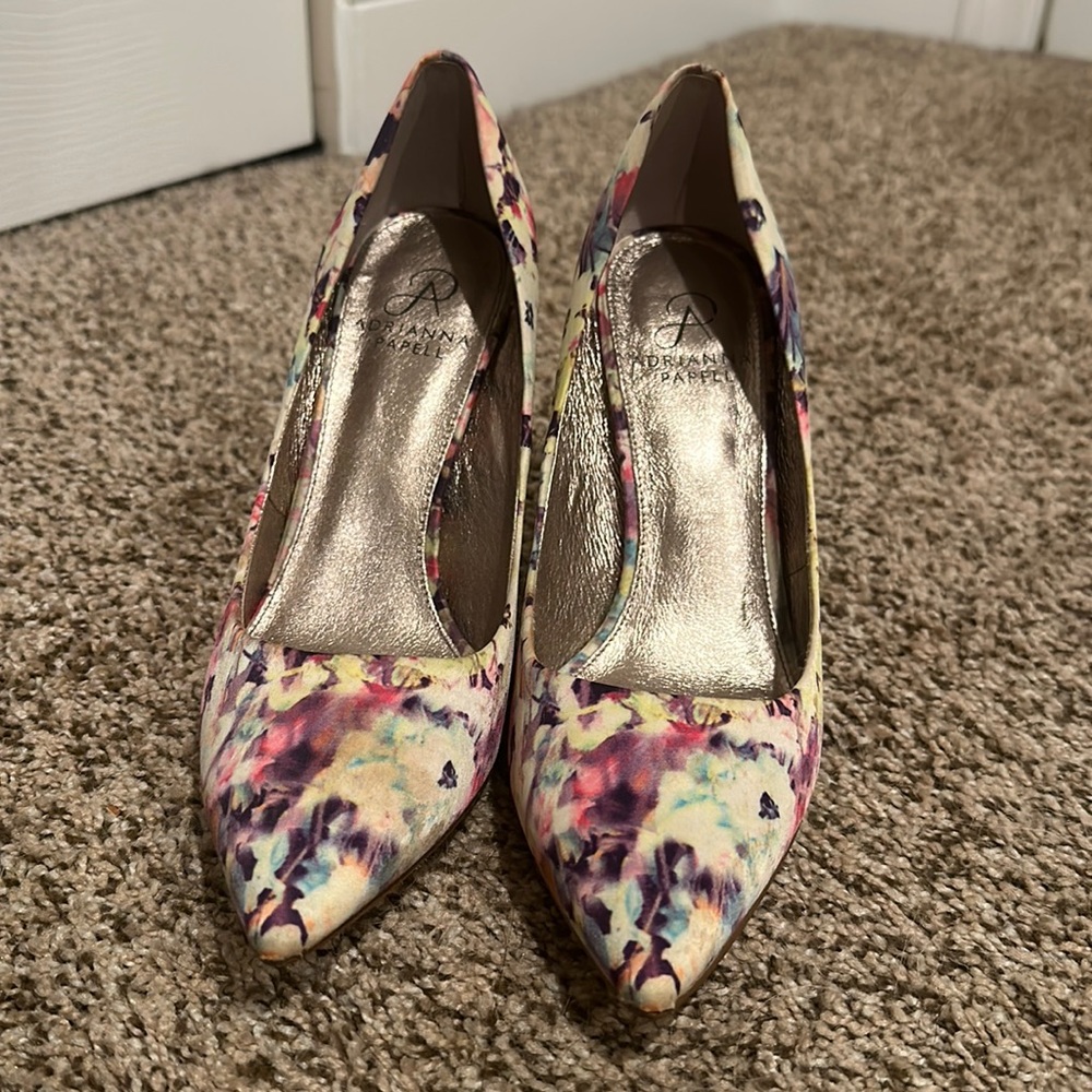 Adrianna Papell Size 8.5, watercolor floral